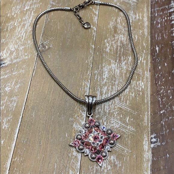 SALE 🥂Sexy pink crystal necklace - Picture 2 of 8